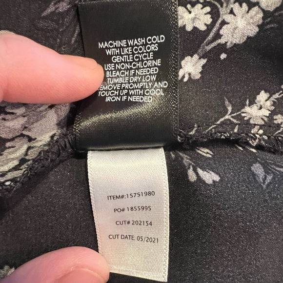 Torrid Women’s Blouse Black Floral Size 0 - Picture 11 of 11